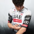 Herren UAE Team Emirates 2025 Magistrale Light Pissei trikot